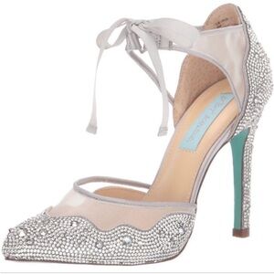 Blue by Betsey Johnson Women's Iris
BOUTIQUE
Pump Silver